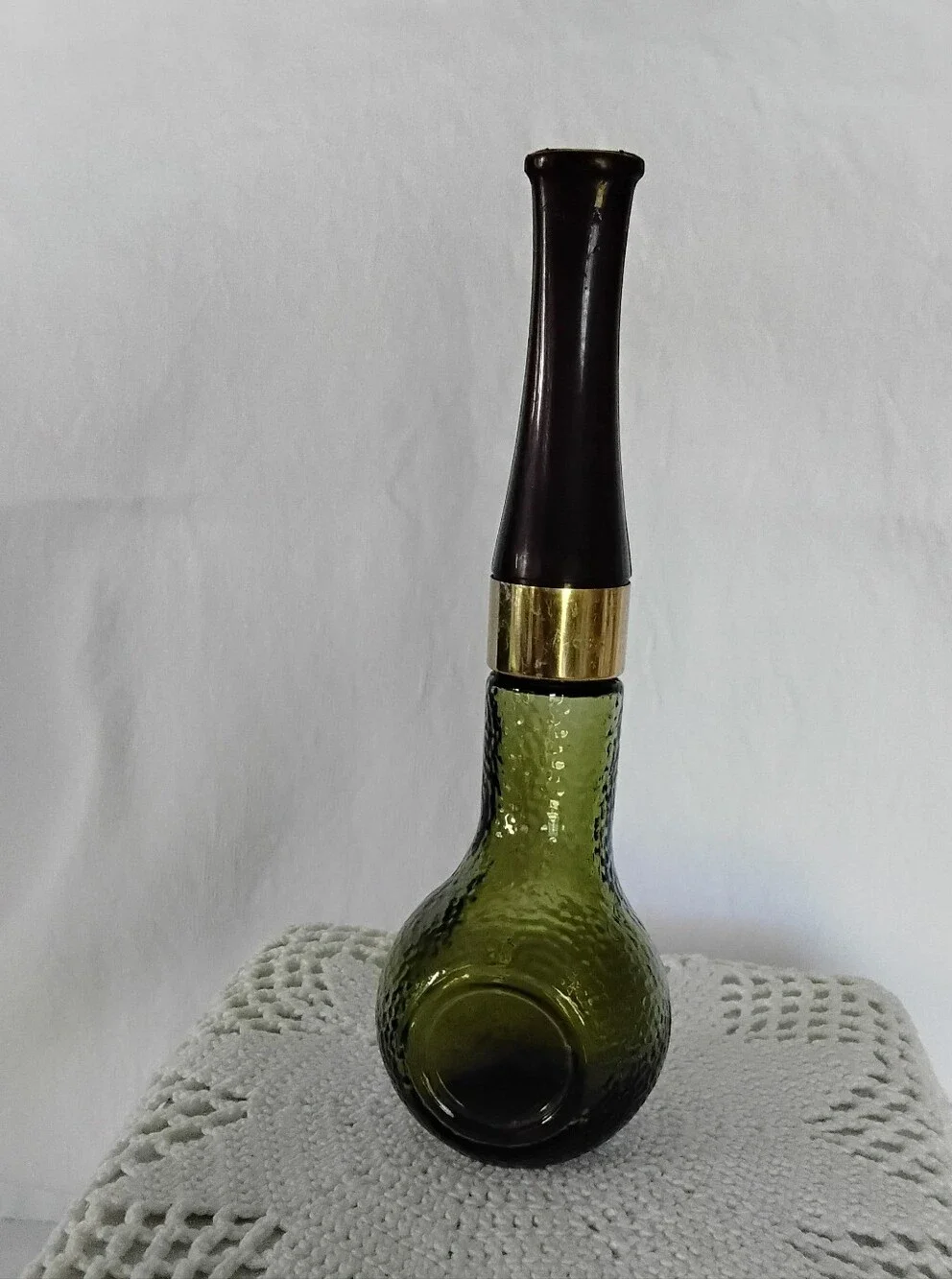 Vtg Avon Tia Winds After Shave Textured Green Glass Pipe Shape Decanter.